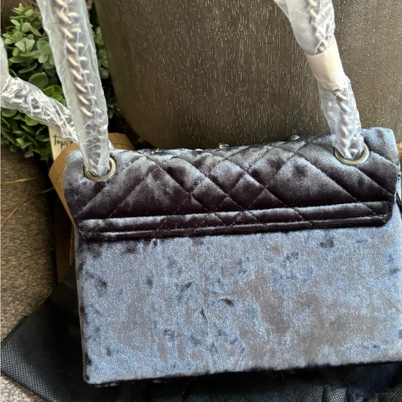 Authentic KURT GEIGER LONDON Velvet magnetic closure convertible Crosby/shoulder - Picture 13 of 16